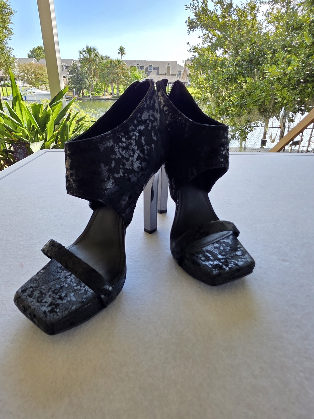 Mobwife DKNY Black Square Open-Toe Sculpted Block Heel Sandals